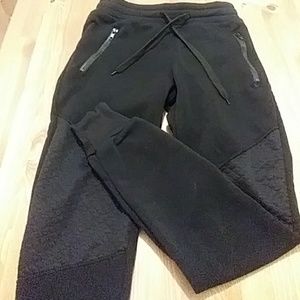 Black sweat pants with knee diamond design